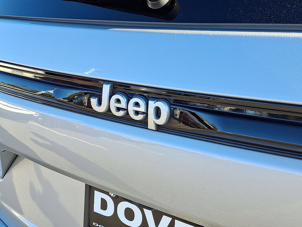 Certified 2025 Jeep Grand Cherokee Limited AWD/4WD image 24