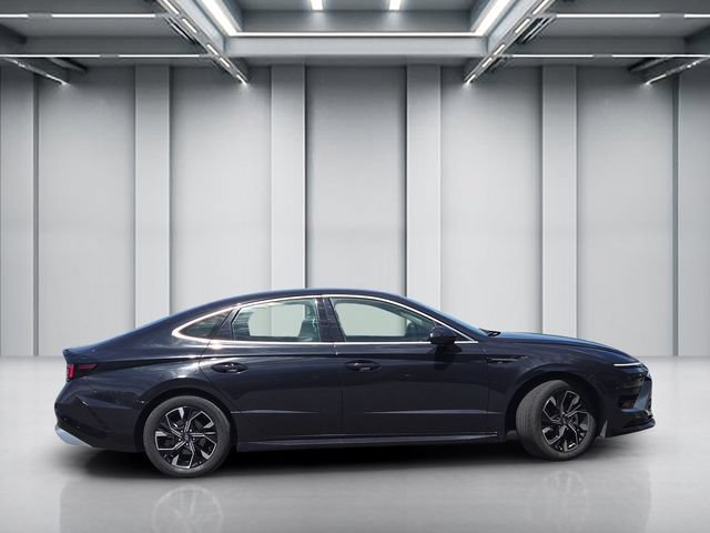 Used 2024 Hyundai Sonata SEL FWD image 3