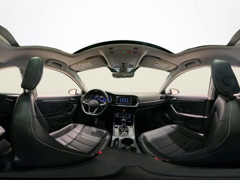 Used 2023 Volkswagen Jetta SE image 34