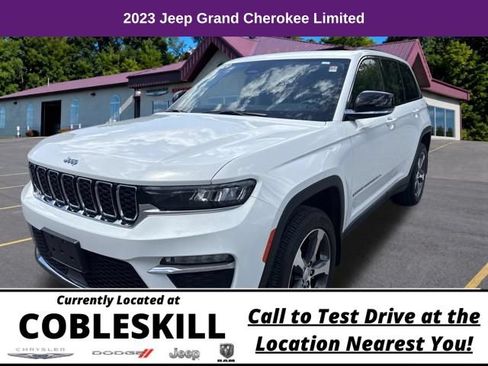 Used 2023 Jeep Grand Cherokee Limited w/ Trailer Tow Prep Group (B) AWD/4WD image 3