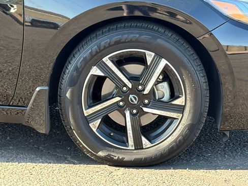 Used 2024 Nissan Sentra SV FWD image 6