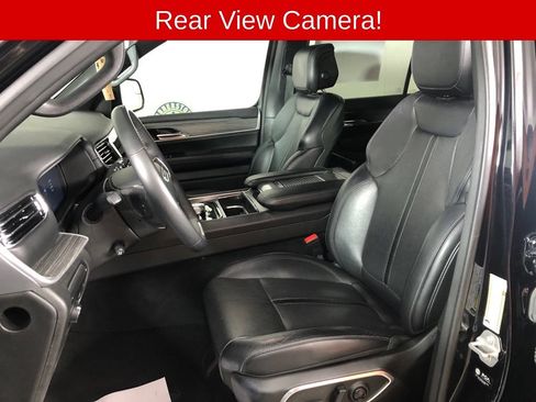 Used 2024 Jeep Wagoneer L Series II w/ Flexible Seating Group AWD/4WD image 11