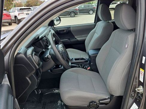 Used 2019 Toyota Tacoma SR RWD image 17