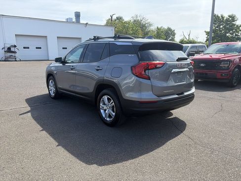 Used 2019 GMC Terrain SLE w/ Driver Convenience Package FWD image 3