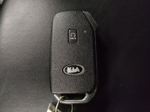 Used 2021 Kia Telluride LX FWD image 32