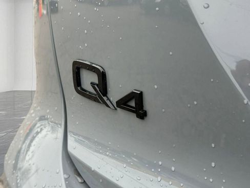 Used 2024 Audi Q4 e-tron Premium image 9