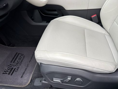 Used 2025 Hyundai Santa Fe SEL image 8