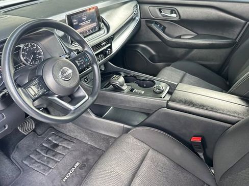 Used 2024 Nissan Rogue SV image 10