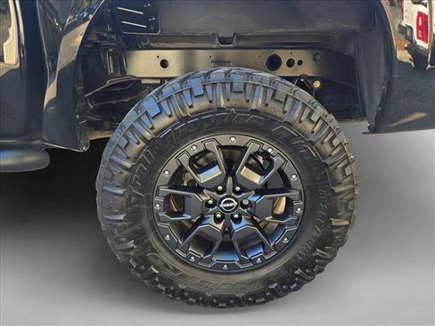 Used 2022 Nissan Frontier SV image 9