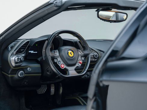 Used 2018 Ferrari 488 Spider RWD image 31