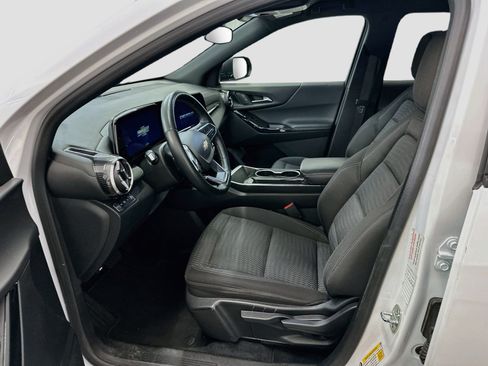 Used 2025 Chevrolet Equinox LT AWD/4WD image 13