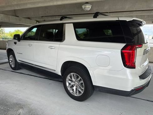 Used 2023 GMC Yukon XL SLT w/ SLT Luxury Package RWD image 3