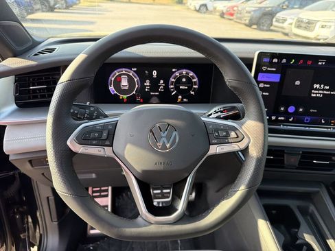 New 2026 Volkswagen Tiguan SE R-Line FWD image 25