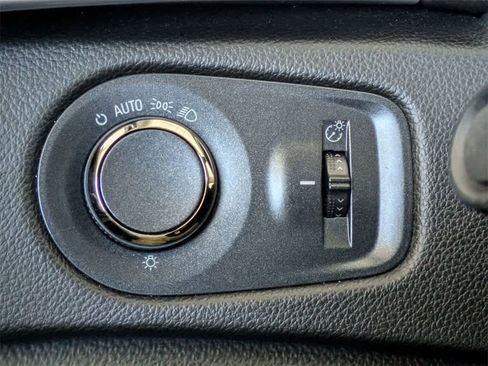 Used 2015 Cadillac SRX Luxury image 30