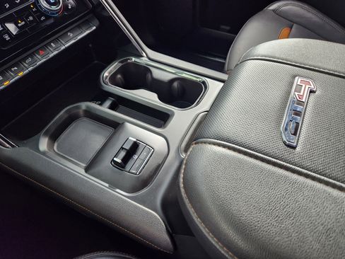 Used 2024 GMC Sierra 2500 AT4 w/ AT4 Premium Plus Package image 25