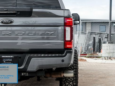 Used 2022 Ford F250 Lariat w/ Black Appearance Package image 9