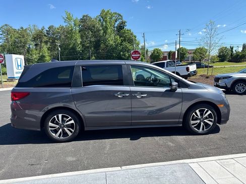 Used 2022 Honda Odyssey Touring image 4