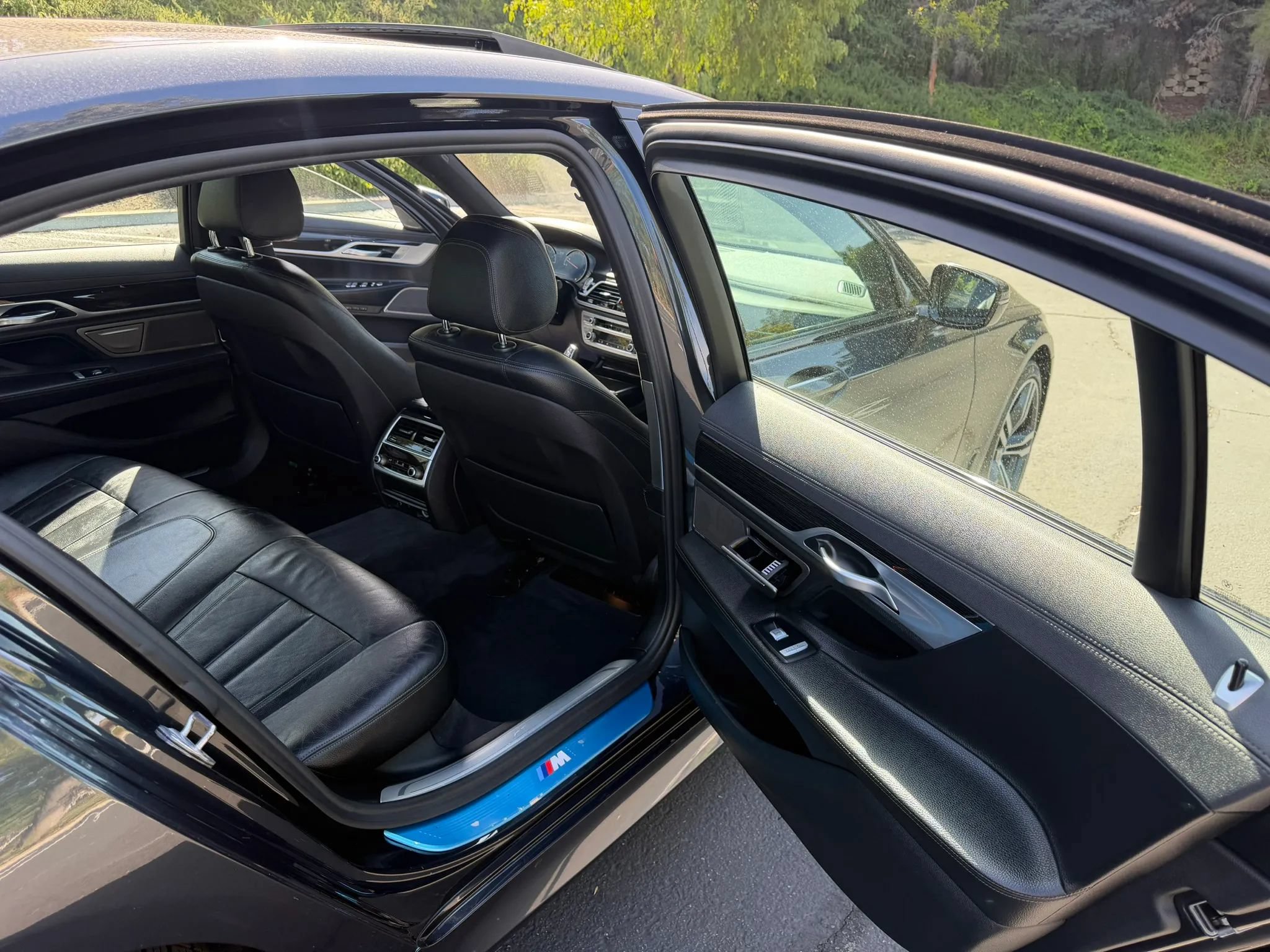Used 2019 BMW 740i w/ M Sport Package RWD image 20