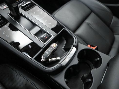 Certified 2026 Porsche Macan AWD/4WD image 29