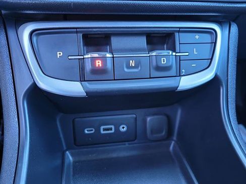 Used 2024 GMC Terrain SLE image 12