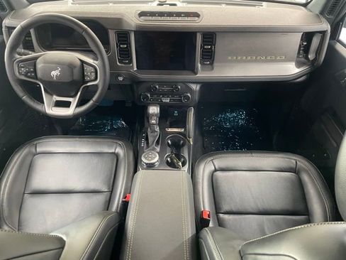 New 2025 Ford Bronco Badlands image 2