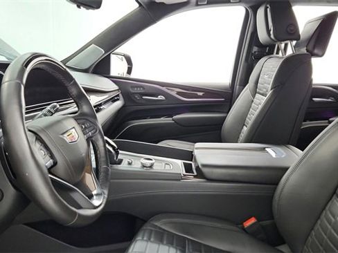 Certified 2024 Cadillac Escalade Sport Platinum image 12