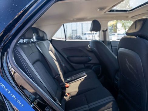 Used 2024 Hyundai Venue SEL image 14