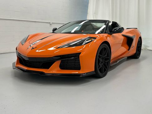 Used 2023 Chevrolet Corvette Z06 RWD image 4