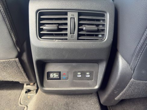 Used 2025 Nissan Rogue SL w/ Tech Package AWD/4WD image 17