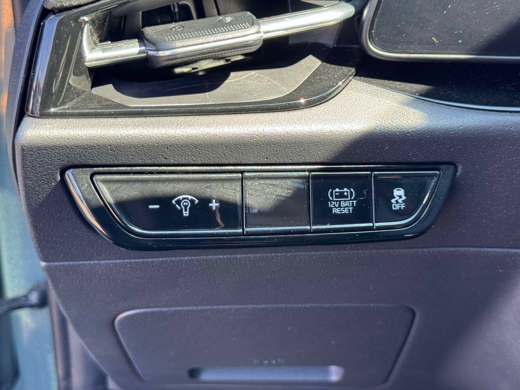 Certified 2023 Kia Niro EX Touring FWD image 22