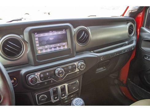 Used 2022 Jeep Wrangler Sport AWD/4WD image 31