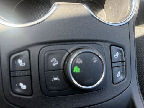 Used 2024 GMC Terrain SLT AWD/4WD image 40