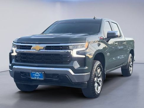 Used 2025 Chevrolet Silverado 1500 LT AWD/4WD image 7