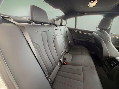 Used 2023 BMW 540i w/ Premium Package image 36