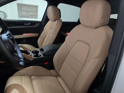 New 2026 Porsche Cayenne image 5