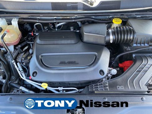 Used 2021 Chrysler Voyager Lxi image 10