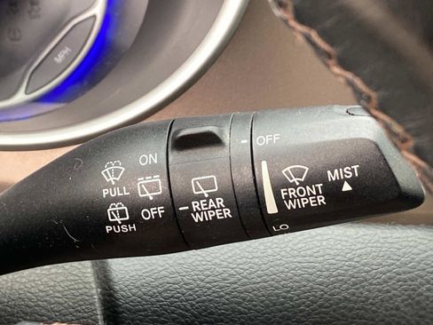 Used 2019 Chrysler Pacifica Touring-L FWD image 18