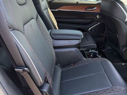 Used 2024 Jeep Grand Cherokee L Summit image 23