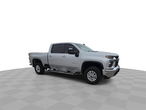 Used 2023 Chevrolet Silverado 2500 LT image 2