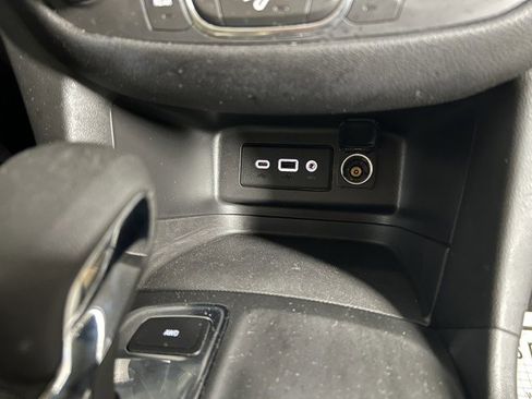 Used 2023 Chevrolet Equinox LT image 30