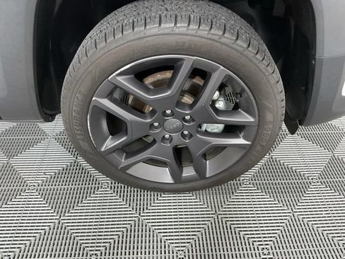 Used 2021 Jeep Renegade Latitude AWD/4WD image 15