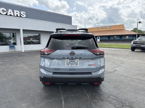 Used 2025 Nissan Rogue SV AWD/4WD image 19