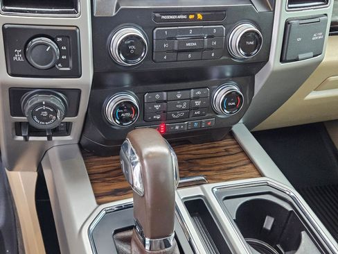 Used 2019 Ford F150 Lariat w/ Equipment Group 502A Luxury image 28