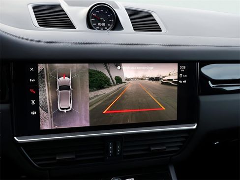 Used 2023 Porsche Cayenne GTS image 25