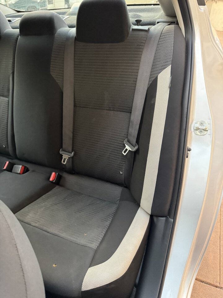 Used 2022 Nissan Versa SV FWD image 11