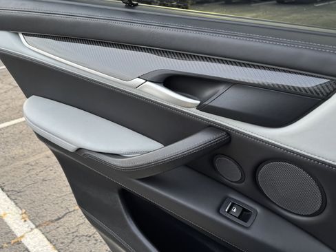 Used 2016 BMW X5 M image 21