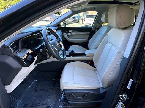 Used 2024 Audi Q8 e-tron Premium AWD/4WD image 19