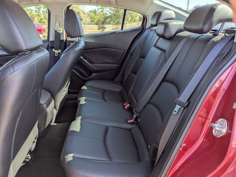 Used 2018 MAZDA MAZDA3 Touring image 16