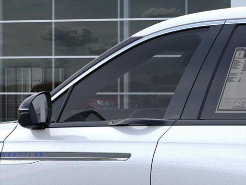 New 2026 Lincoln Nautilus Premier image 20