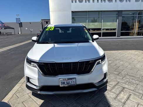 Used 2023 Kia Carnival LX FWD image 29
